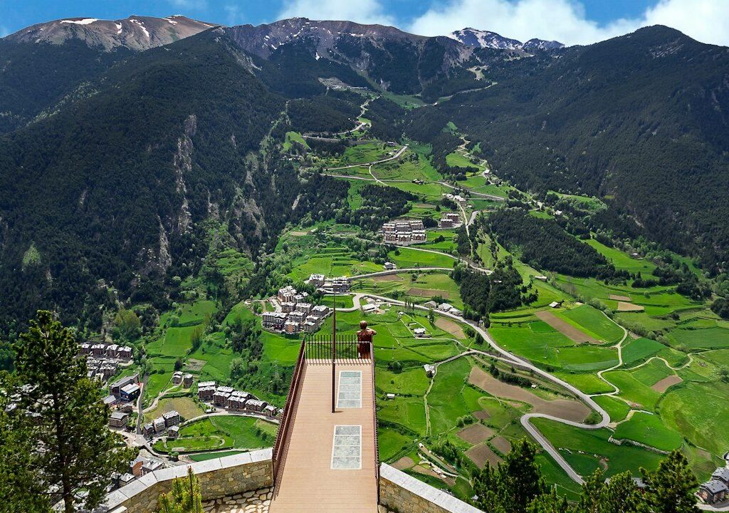 international schools in Andorra - Aparcand