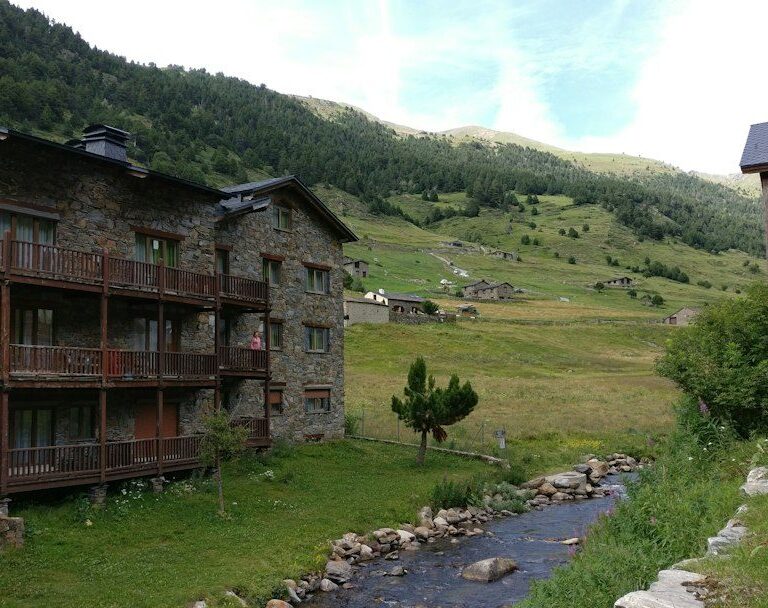 Vivir en Andorra con familia - Aparcand
